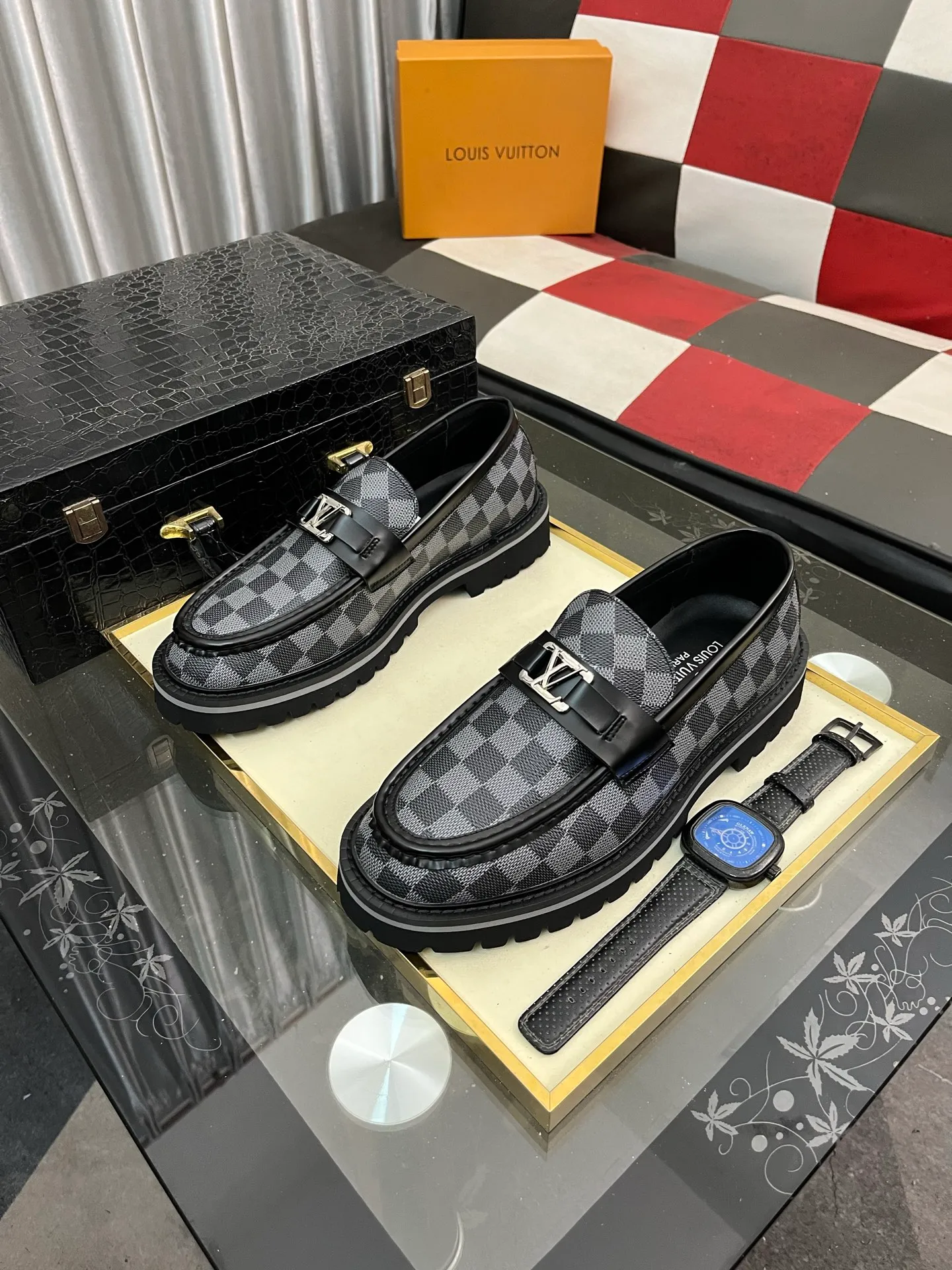 Men's shoes💰458⌚️⌚️[Louis Vuitton (LV)] High-end business formal leather shoes🍀luxurious and elegant style, paying equal attention to practicality and style, professional focus on details and quality, counter original 1⃣️: 1⃣️super accurate reproduction👍🏻! Material: The upper is made of imported original calfskin➕imported Italian cowhide leather. Original anti-slip and wear-resistant outsole! Code number: 38--443️⃣Colors available